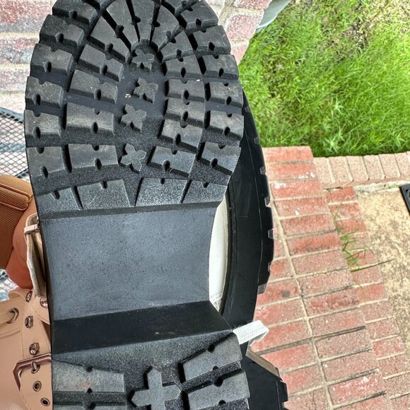 XOXO Gregor Embellished Lug Sole White Combat Boot 8.5M - Picture 9 of 12